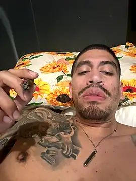 busnfatnutsLildee online show from 12/14/25, 06:19