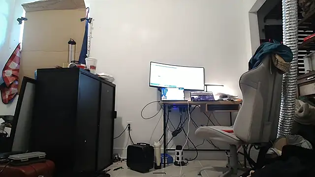 jasoncali305 online show from 10/06/25, 08:28