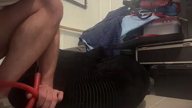 jasoncali305 online show from 10/31/25, 03:35