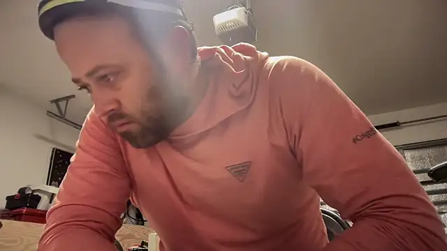 Snapshot of jasoncali305 chatting on 02/20/26, 06:37 jasoncali305 online show from 02/20/26, 06:37