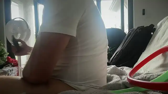 Snapshot of jasoncali305 chatting on 02/28/26, 05:03 jasoncali305 online show from 02/28/26, 05:03