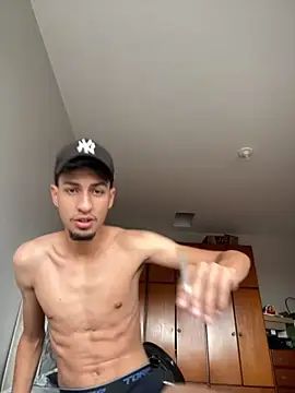 Snapshot of 7Novinho chatting on 09/17/25, 07:04 7Novinho online show from 09/17/25, 07:04