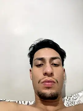 Snapshot of 7Novinho chatting on 10/15/25, 02:55 7Novinho online show from 10/15/25, 02:55