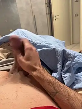 Snapshot of alexbergo87 chatting on 02/02/26, 10:30 alexbergo87 online show from 02/02/26, 10:30