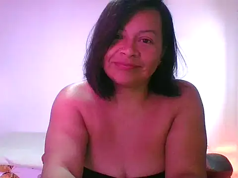 adri89-g online show from 10/18/25, 12:50