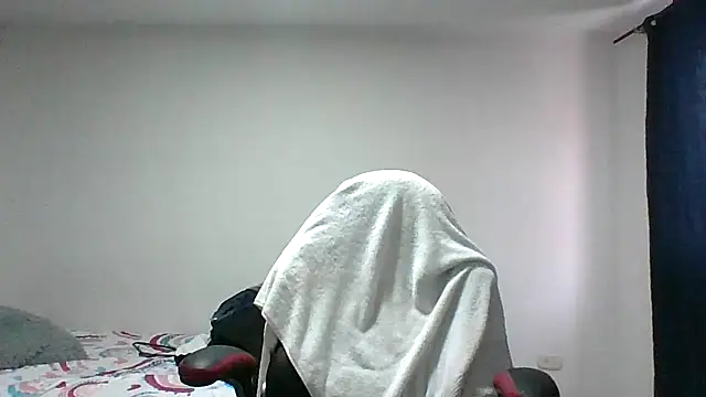 adri89-g online show from 03/06/26, 12:01