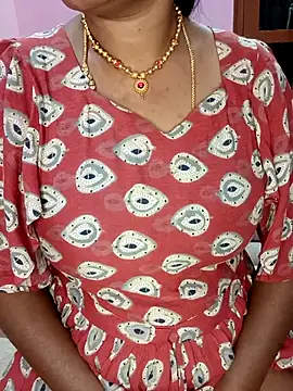 Snapshot of KannadaTamilTeluguBeauty chatting on 01/16/26, 02:54 KannadaTamilTeluguBeauty online show from 01/16/26, 02:54