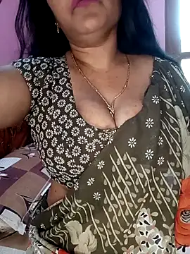 Snapshot of KannadaTamilTeluguBeauty chatting on 01/17/26, 07:57 KannadaTamilTeluguBeauty online show from 01/17/26, 07:57