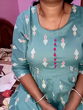 Snapshot of KannadaTamilTeluguBeauty chatting on 02/01/26, 03:21 KannadaTamilTeluguBeauty online show from 02/01/26, 03:21