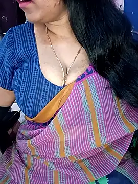 Snapshot of KannadaTamilTeluguBeauty chatting on 02/08/26, 06:06 KannadaTamilTeluguBeauty online show from 02/08/26, 06:06