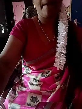 Snapshot of KannadaTamilTeluguBeauty chatting on 02/13/26, 10:22 KannadaTamilTeluguBeauty online show from 02/13/26, 10:22