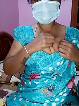 Snapshot of KannadaTamilTeluguBeauty chatting on 02/17/26, 04:35 KannadaTamilTeluguBeauty online show from 02/17/26, 04:35