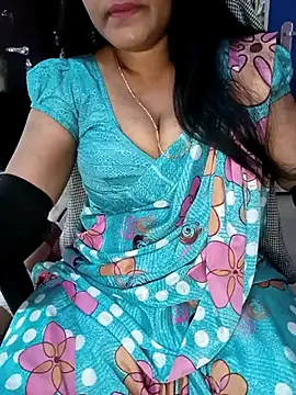 Snapshot of KannadaTamilTeluguBeauty chatting on 02/18/26, 09:38 KannadaTamilTeluguBeauty online show from 02/18/26, 09:38