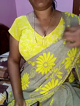 Snapshot of KannadaTamilTeluguBeauty chatting on 02/20/26, 12:49 KannadaTamilTeluguBeauty online show from 02/20/26, 12:49