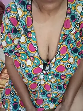 Snapshot of KannadaTamilTeluguBeauty chatting on 07/16/26, 07:31 KannadaTamilTeluguBeauty online show from 07/16/26, 07:31