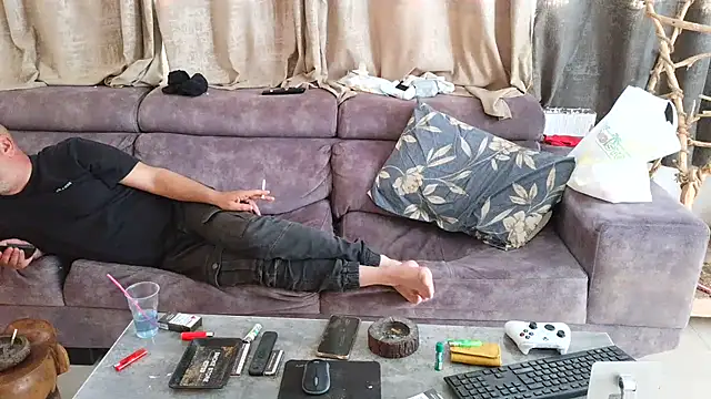 Alexis21821 online show from 04/05/26, 01:52