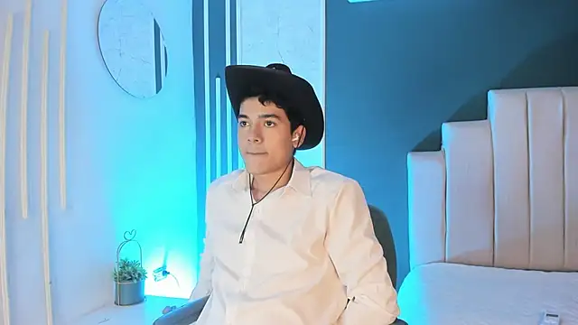 SandroVeyra online show from 10/25/25, 03:36