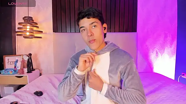 SandroVeyra online show from 01/13/26, 03:34