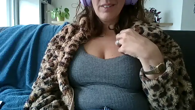 samantaatw online show from 09/25/25, 08:18