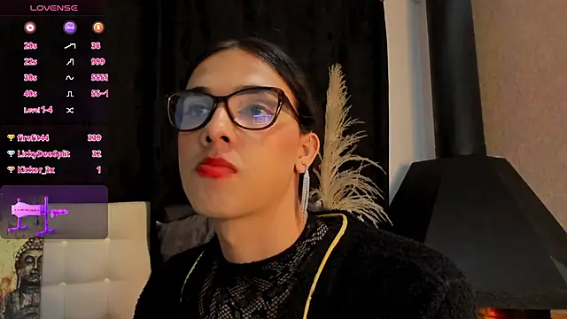 Snapshot of Almaazz chatting on 06/21/26, 12:13 Almaazz online show from 06/21/26, 12:13