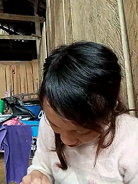 bonnie-00 online show from 11/05/25, 06:13