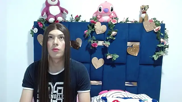 Snapshot of PinkLuna_LolaBloom chatting on 02/14/26, 02:52 PinkLuna LolaBloom online show from 02/14/26, 02:52