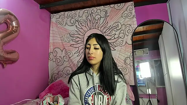 Missmoonstar online show from 09/17/25, 08:10