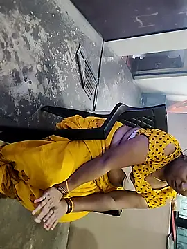 riyahot-3 online show from 12/23/25, 06:11