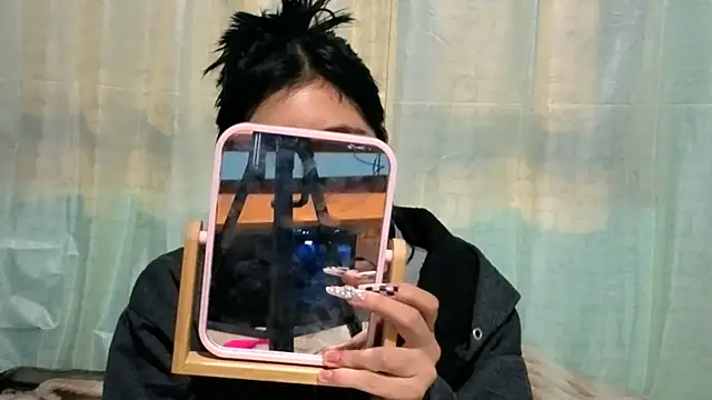 Sullyoonn online show from 10/29/25, 12:02