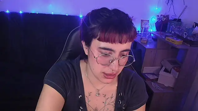 Miacatsito3 online show from 03/27/26, 05:02