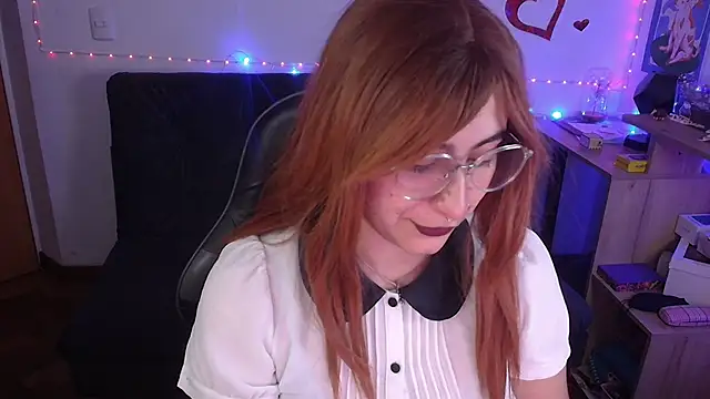 Snapshot of Miacatsito3 chatting on 06/02/26, 02:02 Miacatsito3 online show from 06/02/26, 02:02