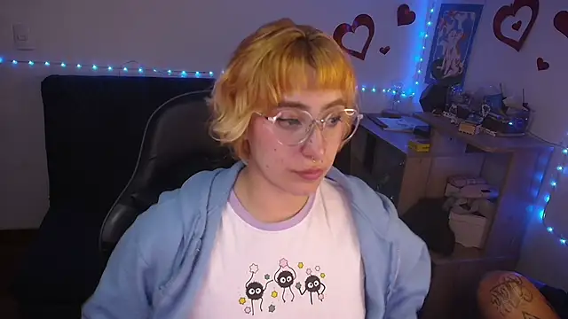 Miacatsito3 online show from 06/20/26, 06:27