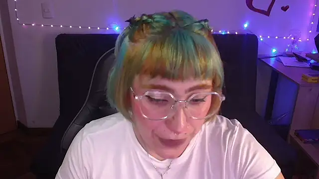 Miacatsito3 online show from 07/08/26, 12:26