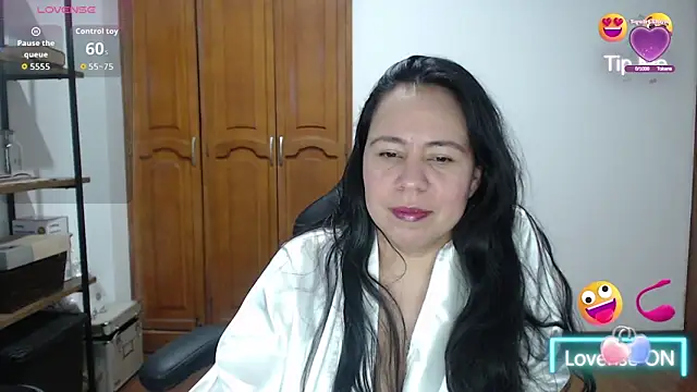 Snapshot of alexandraa19 chatting on 10/02/25, 04:19 alexandraa19 online show from 10/02/25, 04:19