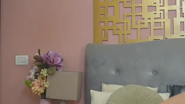 MyaMuse online show from 12/05/25, 08:23