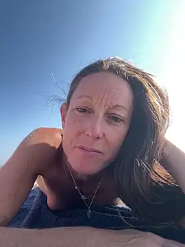 Snapshot of Kristinatreize chatting on 10/12/25, 09:41 Kristinatreize online show from 10/12/25, 09:41