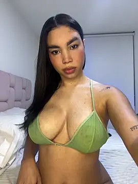 karolaalcendra online show from 03/25/26, 01:44