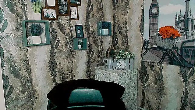 EmmaCat  online show from 10/01/25, 05:02