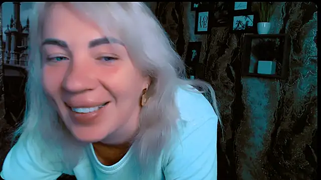 EmmaCat  online show from 10/02/25, 05:03