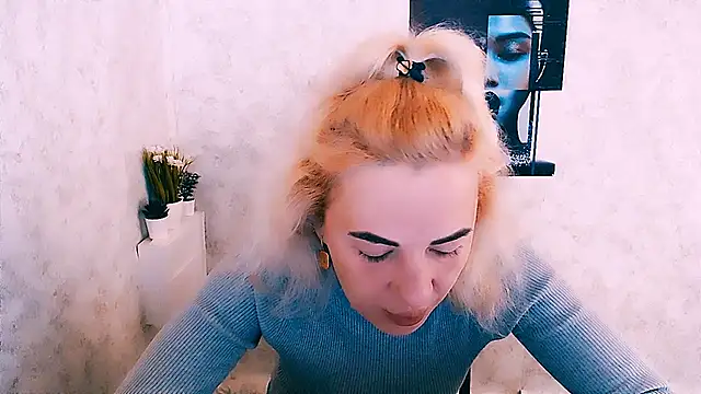 EmmaCat  online show from 10/14/25, 05:30