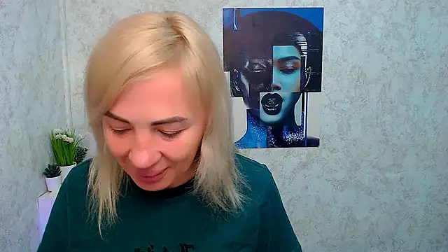 EmmaCat  online show from 11/14/25, 05:28