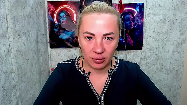 EmmaCat  online show from 04/22/26, 04:37