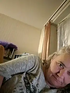 Snapshot of goodstyle chatting on 10/17/25, 03:47 goodstyle online show from 10/17/25, 03:47