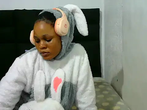 BlondieBitch online show from 05/07/26, 05:24