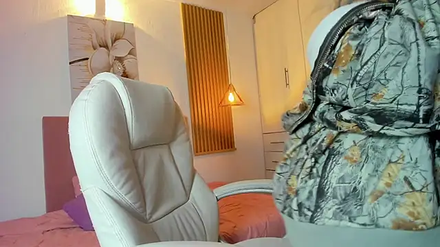 KoraRousee online show from 09/13/25, 01:00