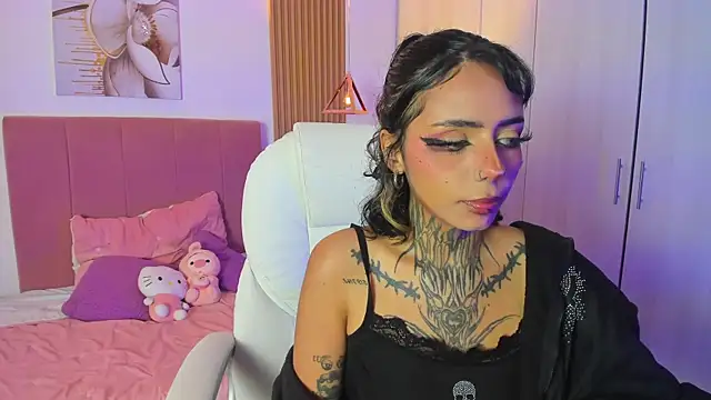 KoraRousee online show from 09/28/25, 01:38