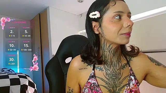 KoraRousee online show from 12/18/25, 02:45