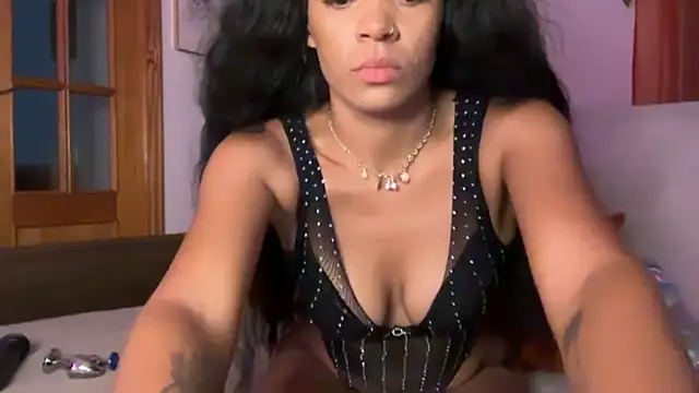 Snapshot of HoneyMaee chatting on 09/19/25, 10:21 HoneyMaee online show from 09/19/25, 10:21