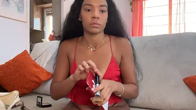 Snapshot of HoneyMaee chatting on 09/21/25, 03:24 HoneyMaee online show from 09/21/25, 03:24