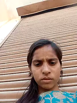 Snapshot of Saloni-Gupta chatting on 03/28/26, 09:31 Saloni-Gupta online show from 03/28/26, 09:31